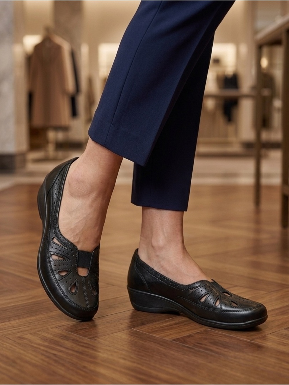 Easy Spirit Dixie Black Leather Slip On Shoes Womens 8W Comfort Wedge Cutout